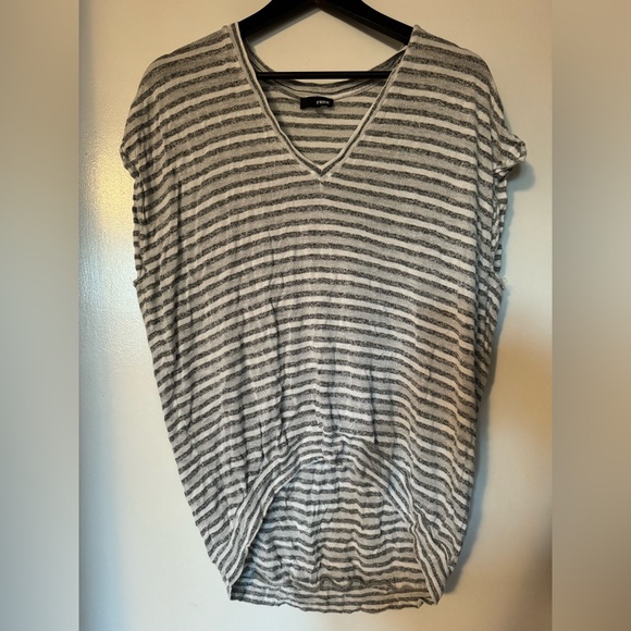 aritzia tshirt - Picture 1 of 3
